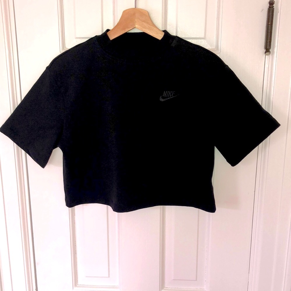Nike Women's Black Heavyweight Crop Top